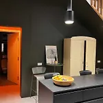 Aurakarwendel Apartman *